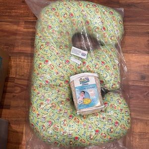 Twin z pillow with cover